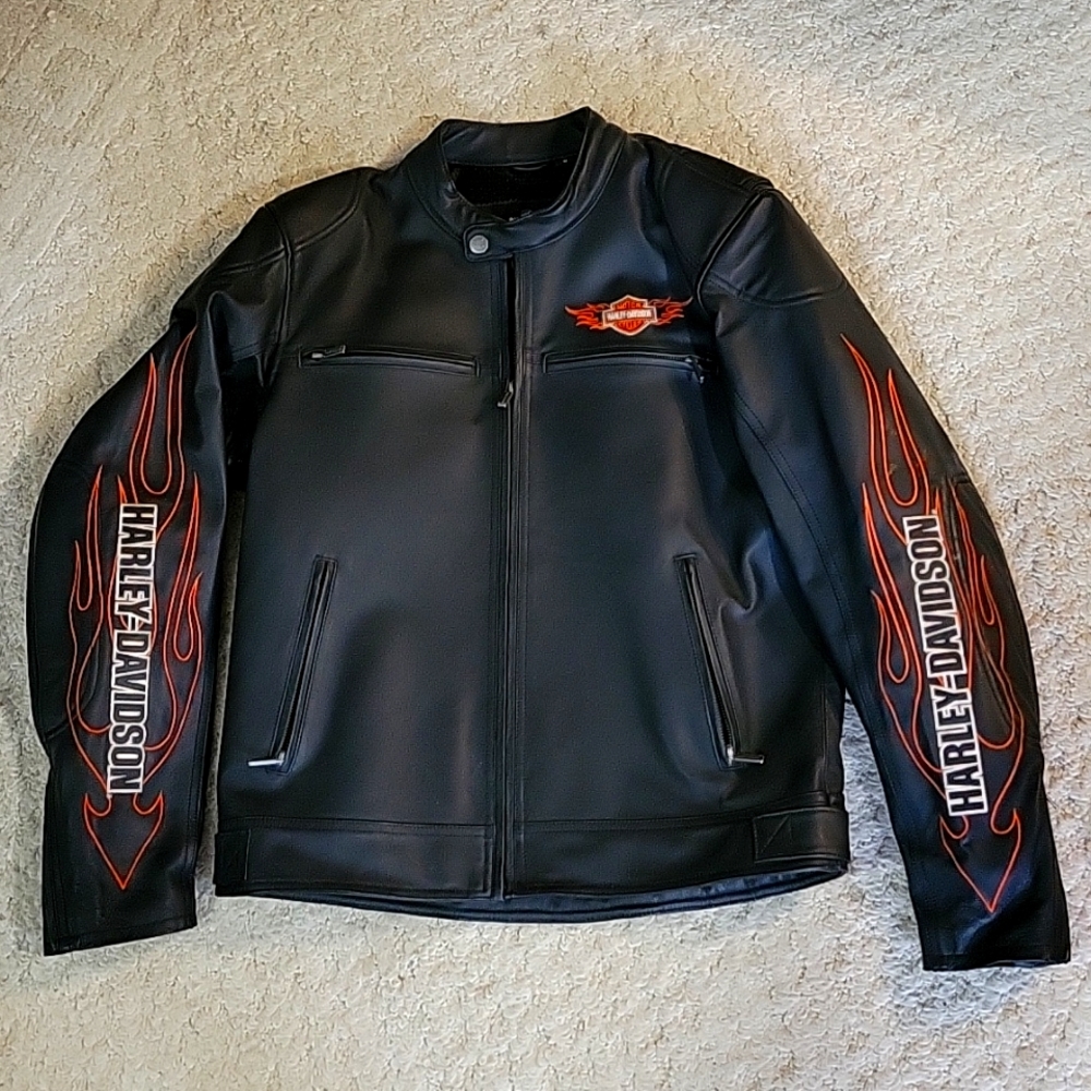 Harley Davidson heavy leather jacket, Men's Medium, #103819